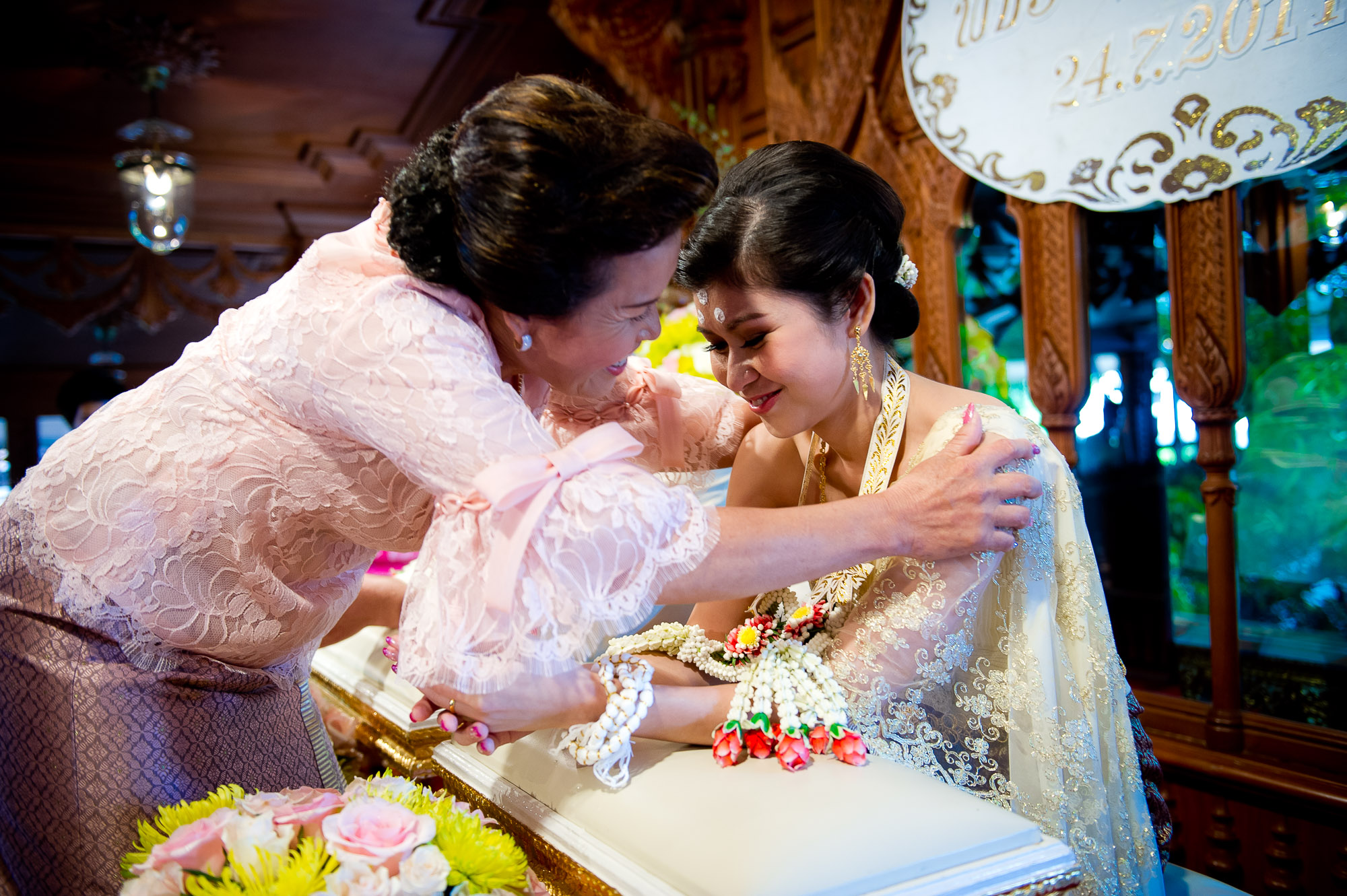 Traditional Thai wedding at Rose Garden Riverside (Sampran Riverside) in Nakhon Pathom (near Bangkok) in Thailand.